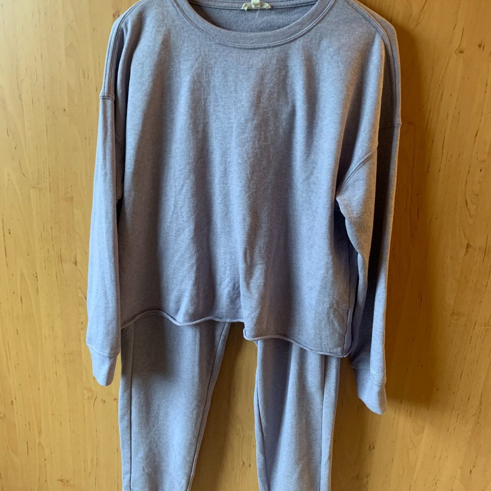 SPLENDID top and bottom...SUPER SOFT ..SMALL...EUC